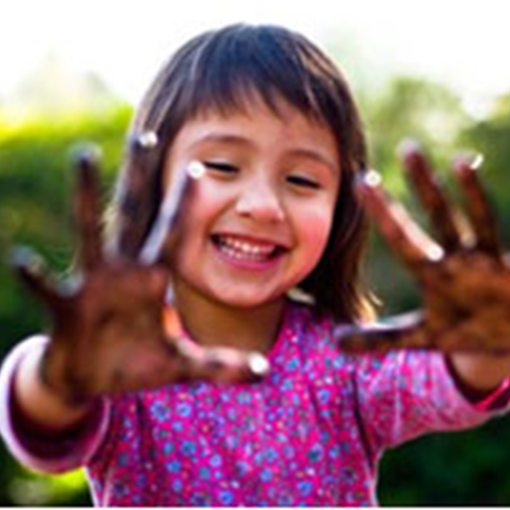 เล่นสกปรกเลอะเทอะ กระตุ้นภูมิคุ้มกันให้หนูน้อยได้จริงหรือ?